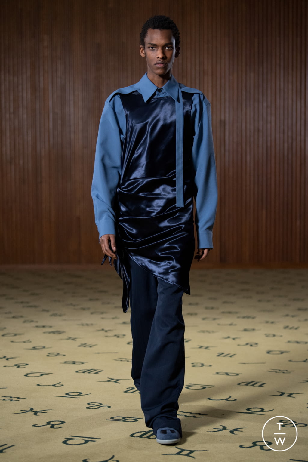 Fashion Week Paris Fall/Winter 2022 look 39 de la collection Namacheko menswear