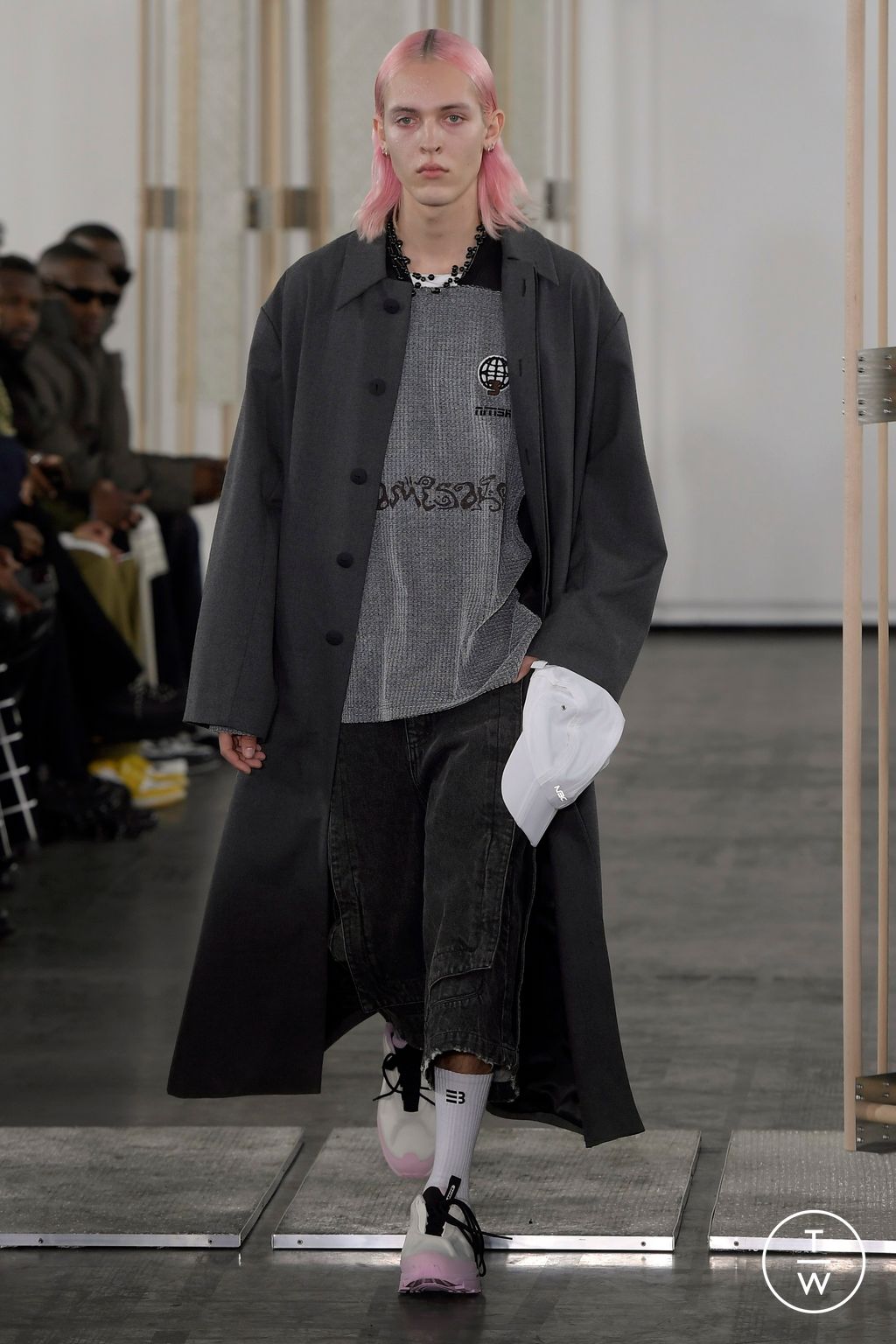 Fashion Week Paris Fall/Winter 2024 look 2 from the Namesake collection menswear