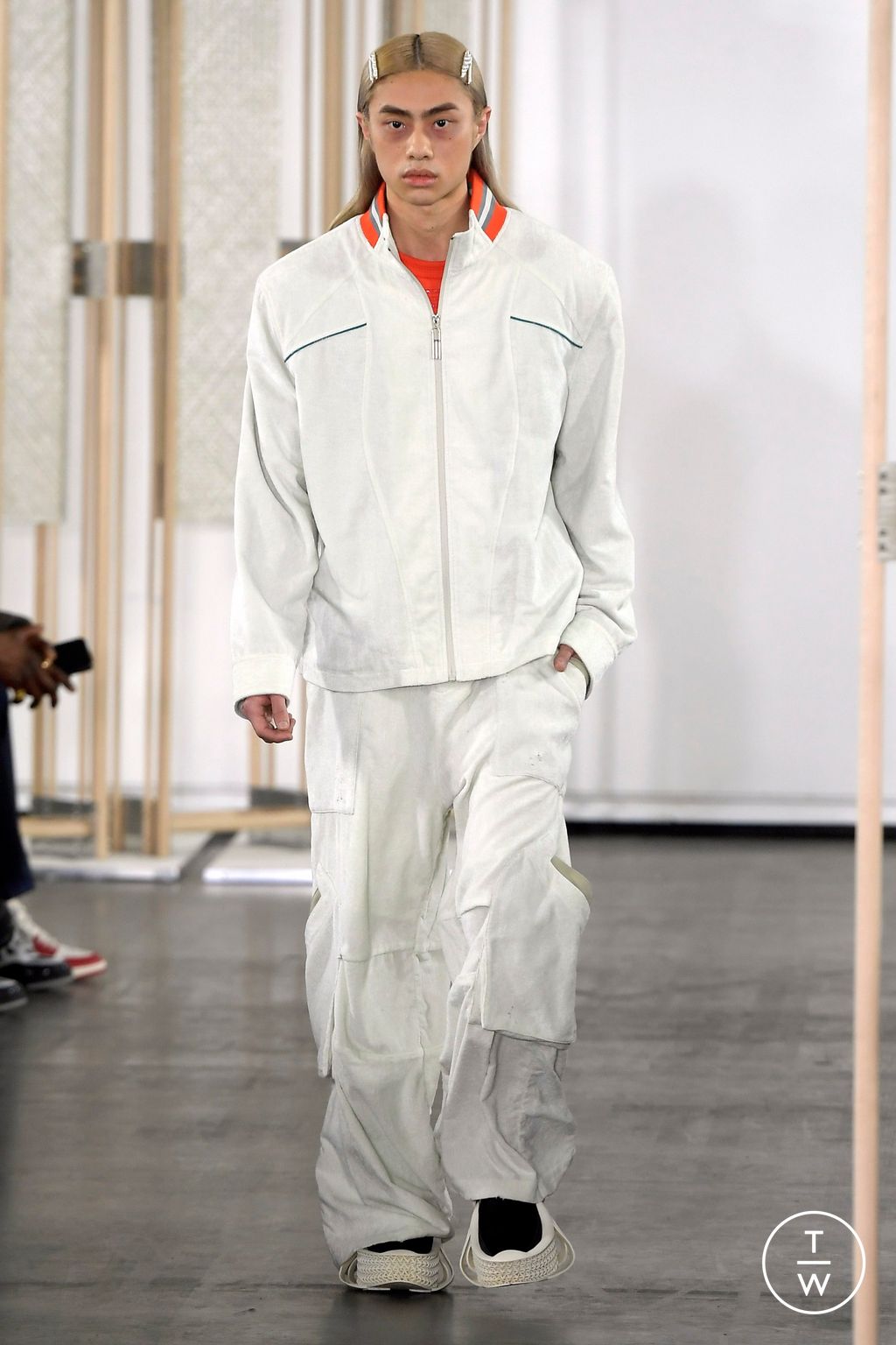 Fashion Week Paris Fall/Winter 2024 look 30 from the Namesake collection 男装