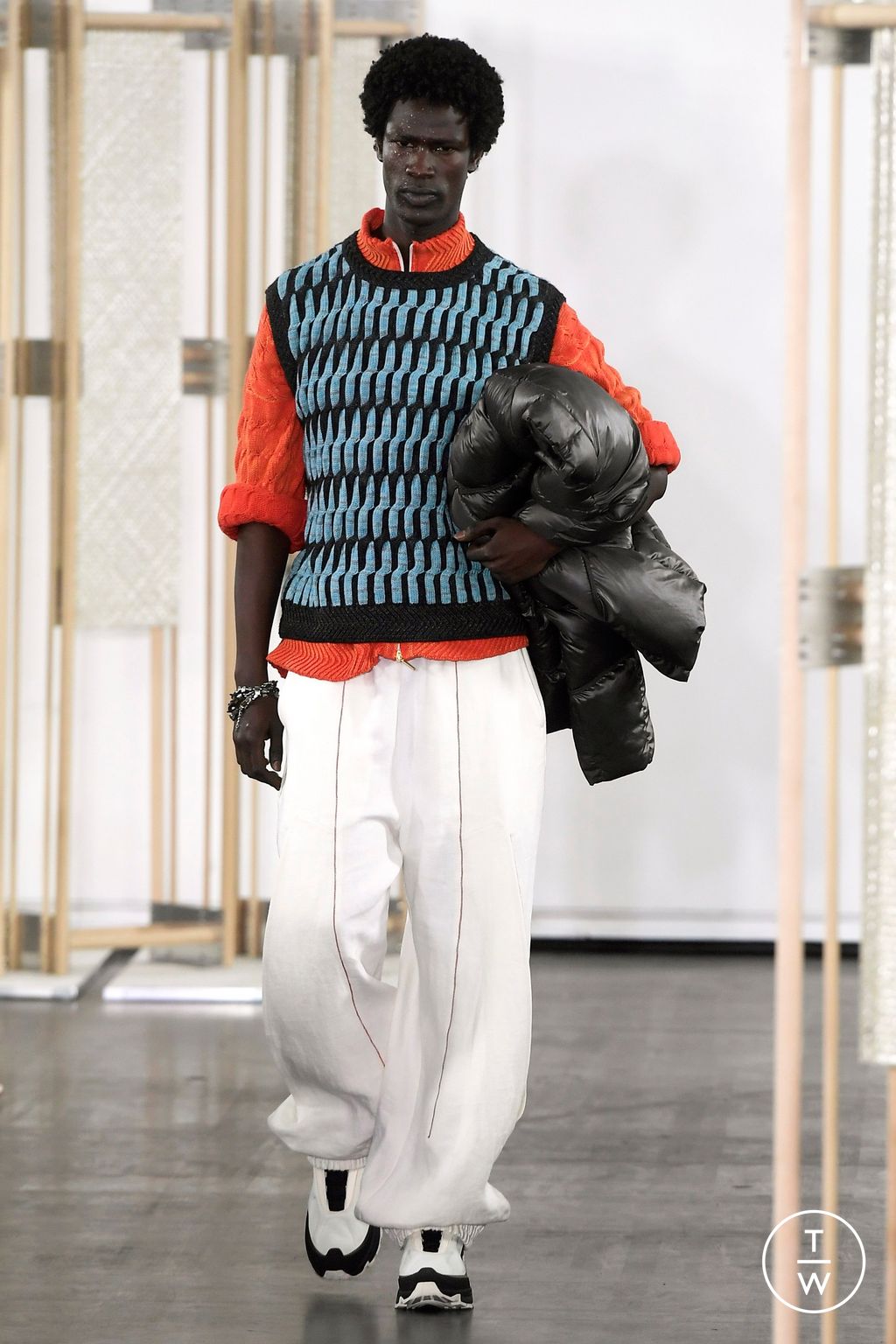 Fashion Week Paris Fall/Winter 2024 look 32 from the Namesake collection menswear