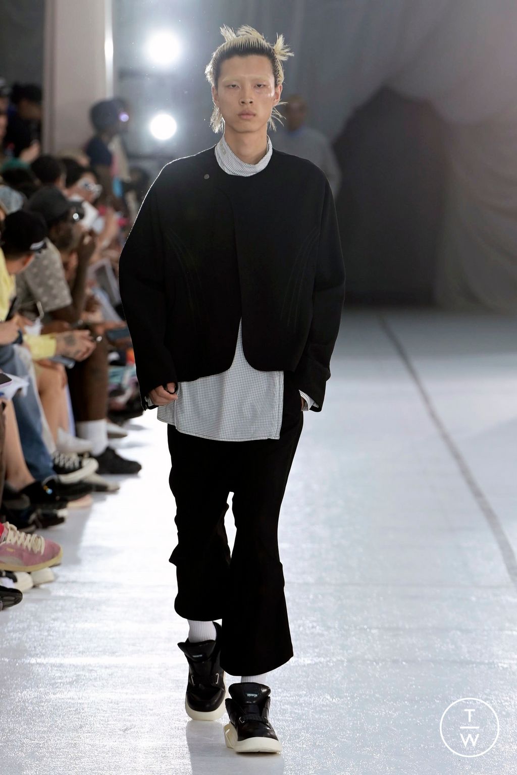 Fashion Week Paris Spring/Summer 2024 look 3 de la collection Namesake menswear