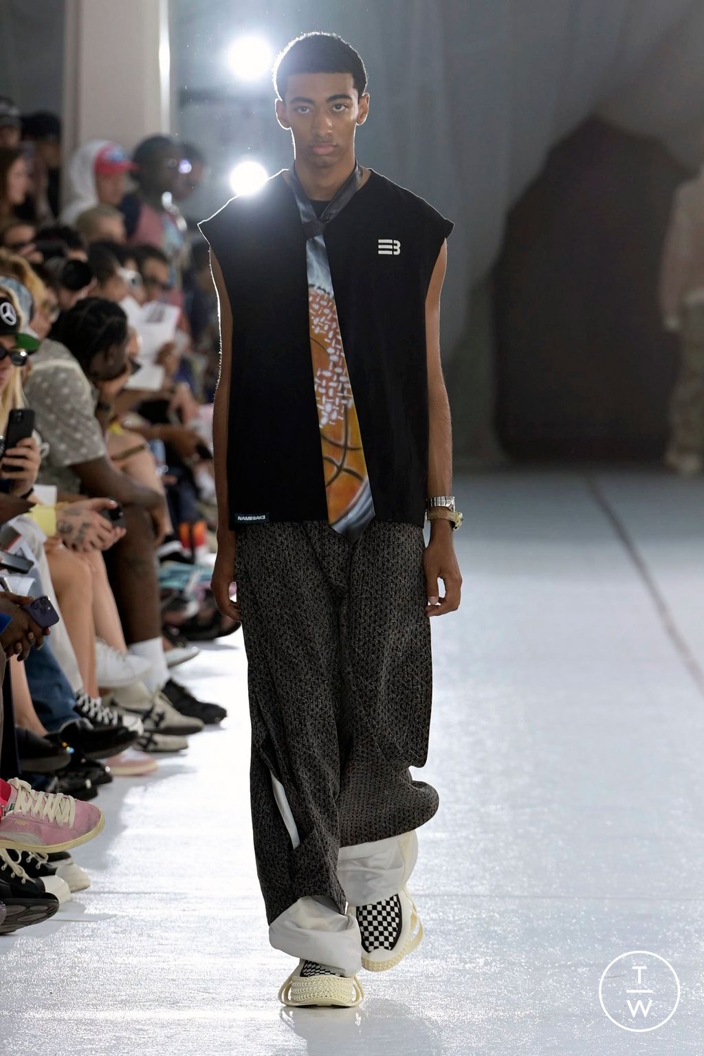 Fashion Week Paris Spring/Summer 2024 look 25 de la collection Namesake menswear