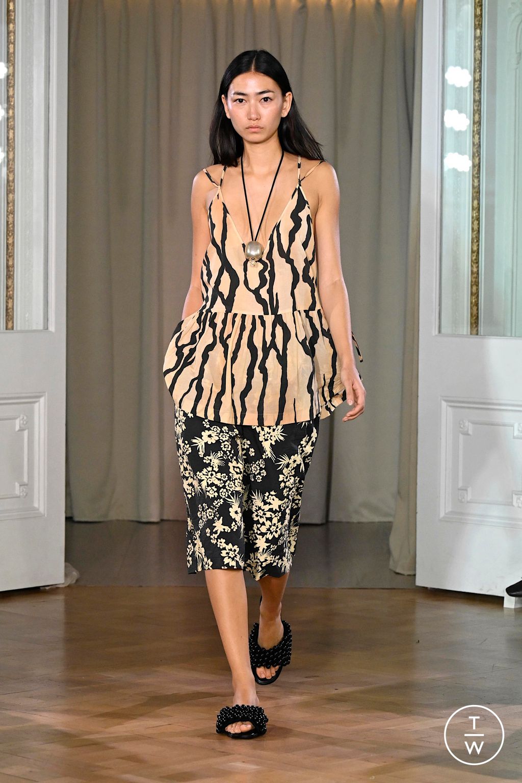 Fashion Week London Spring/Summer 2026 look 12 from the Nanushka collection womenswear