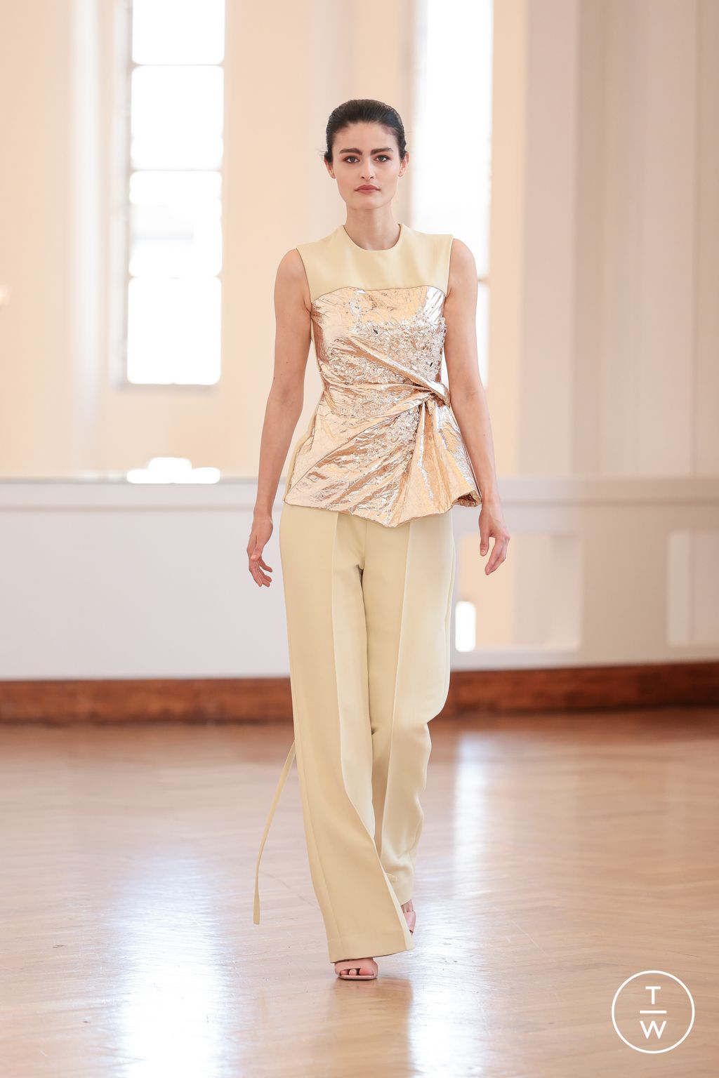 Fashion Week Paris Fall/Winter 2025 look 5 from the Natan collection couture