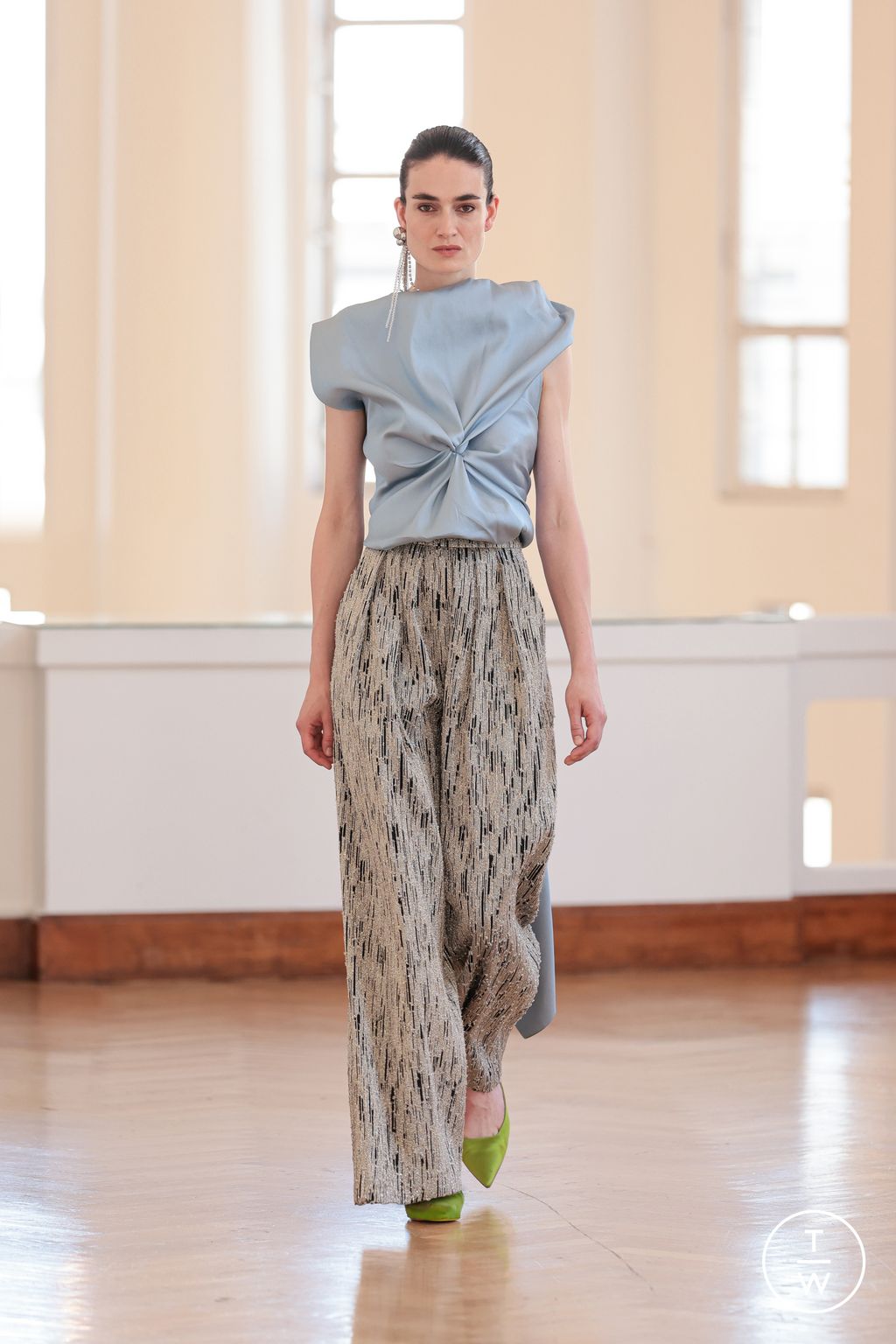 Fashion Week Paris Fall/Winter 2025 look 6 from the Natan collection couture