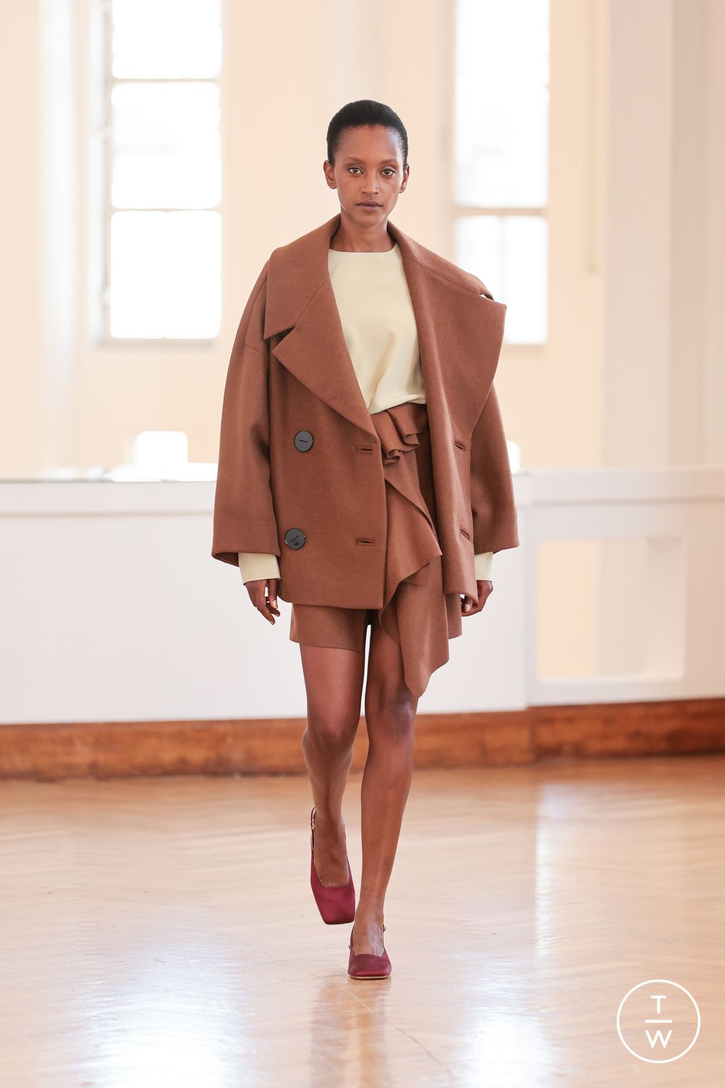 Fashion Week Paris Fall/Winter 2025 look 10 de la collection Natan couture