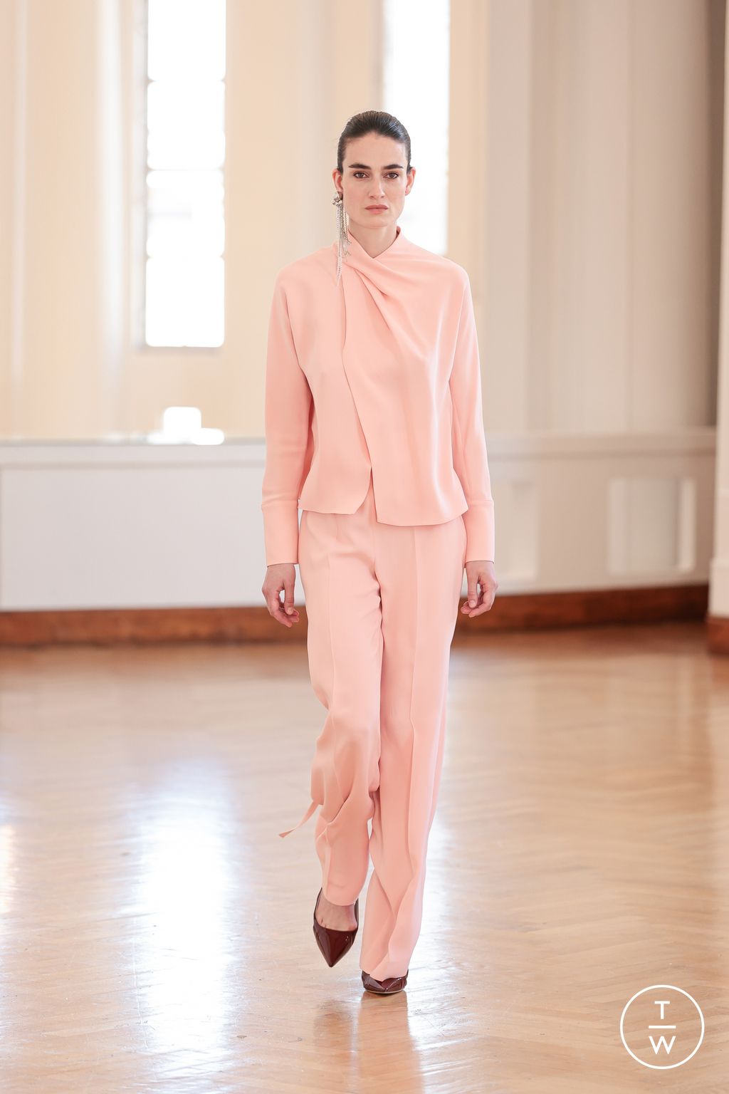 Fashion Week Paris Fall/Winter 2025 look 11 from the Natan collection couture