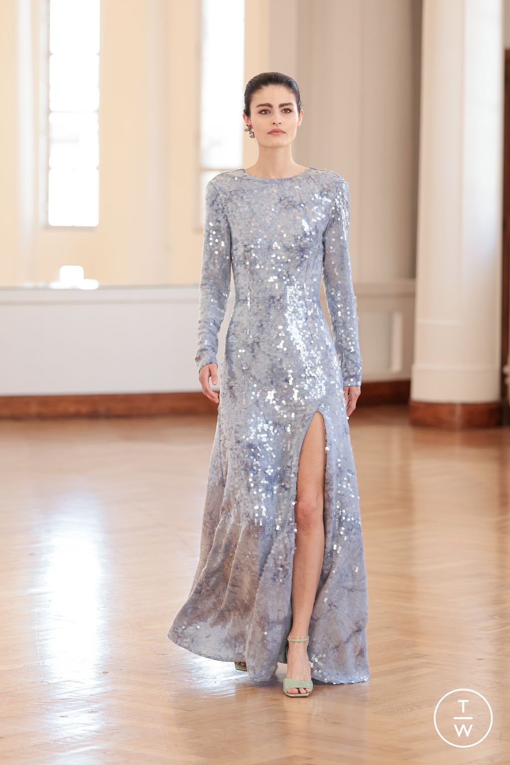 Fashion Week Paris Fall/Winter 2025 look 13 de la collection Natan couture