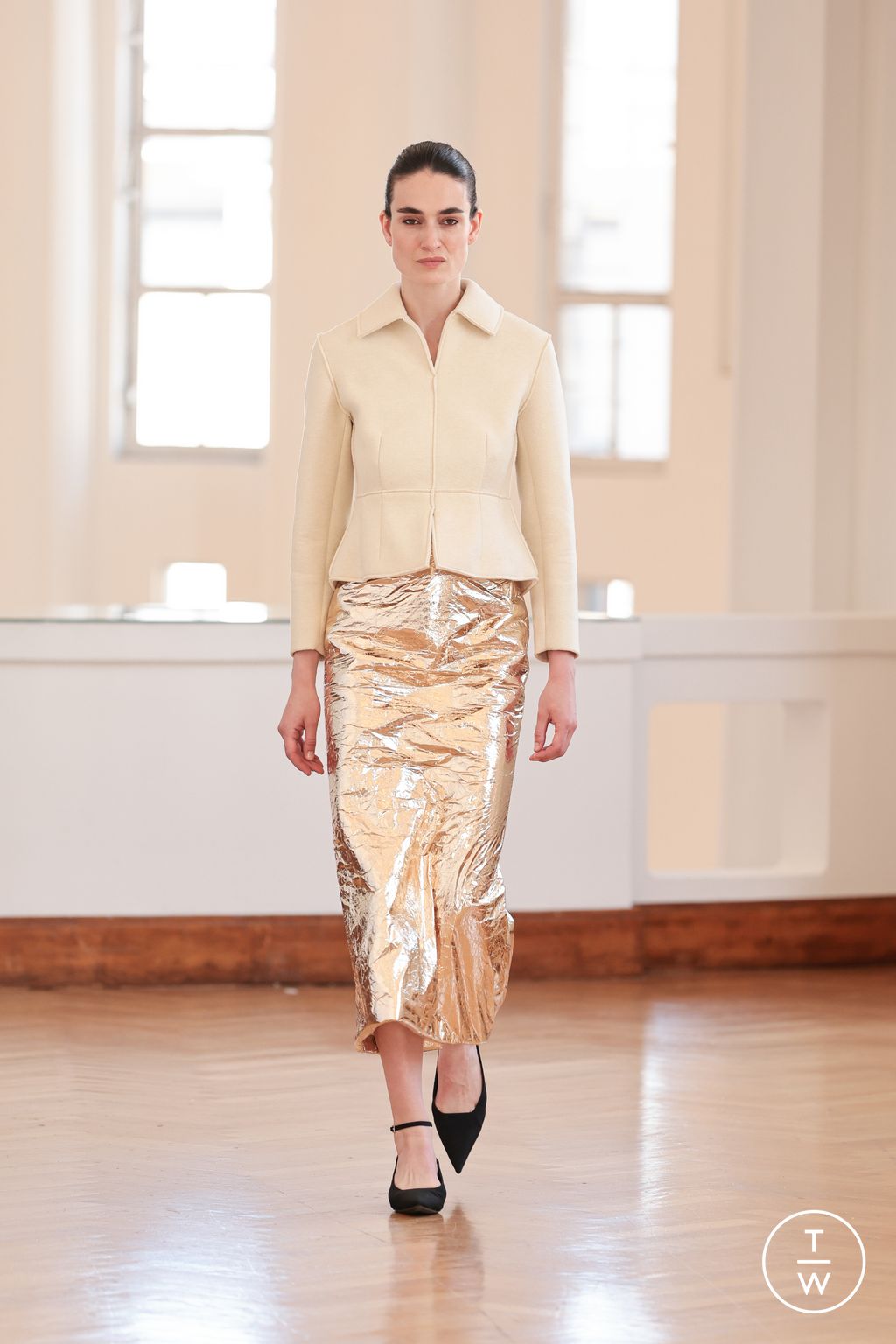 Fashion Week Paris Fall/Winter 2025 look 20 from the Natan collection couture