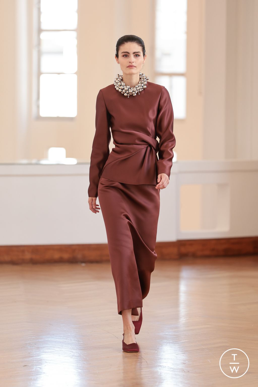 Fashion Week Paris Fall/Winter 2025 look 22 from the Natan collection couture