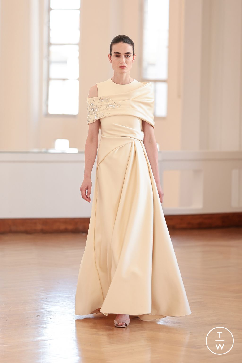 Fashion Week Paris Fall/Winter 2025 look 31 from the Natan collection 高级定制