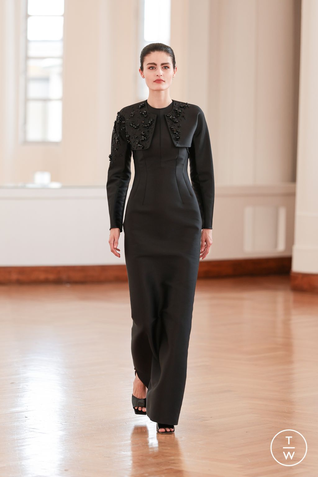 Fashion Week Paris Fall/Winter 2025 look 50 de la collection Natan couture