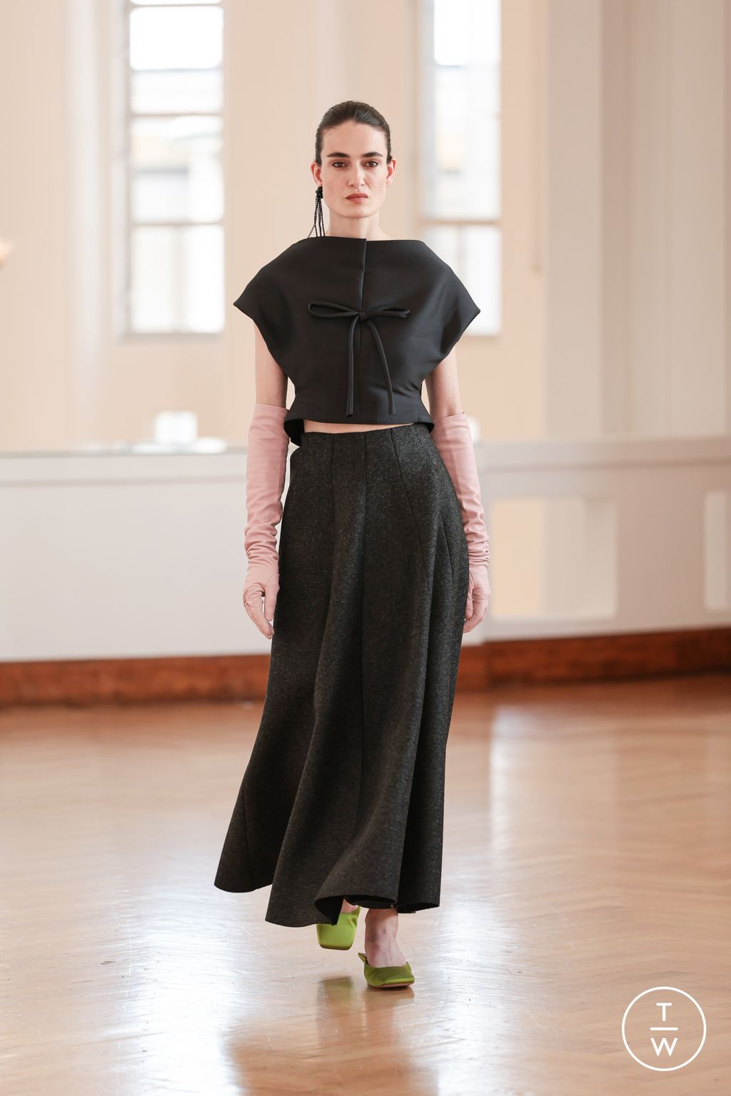 Fashion Week Paris Fall/Winter 2025 look 51 de la collection Natan couture