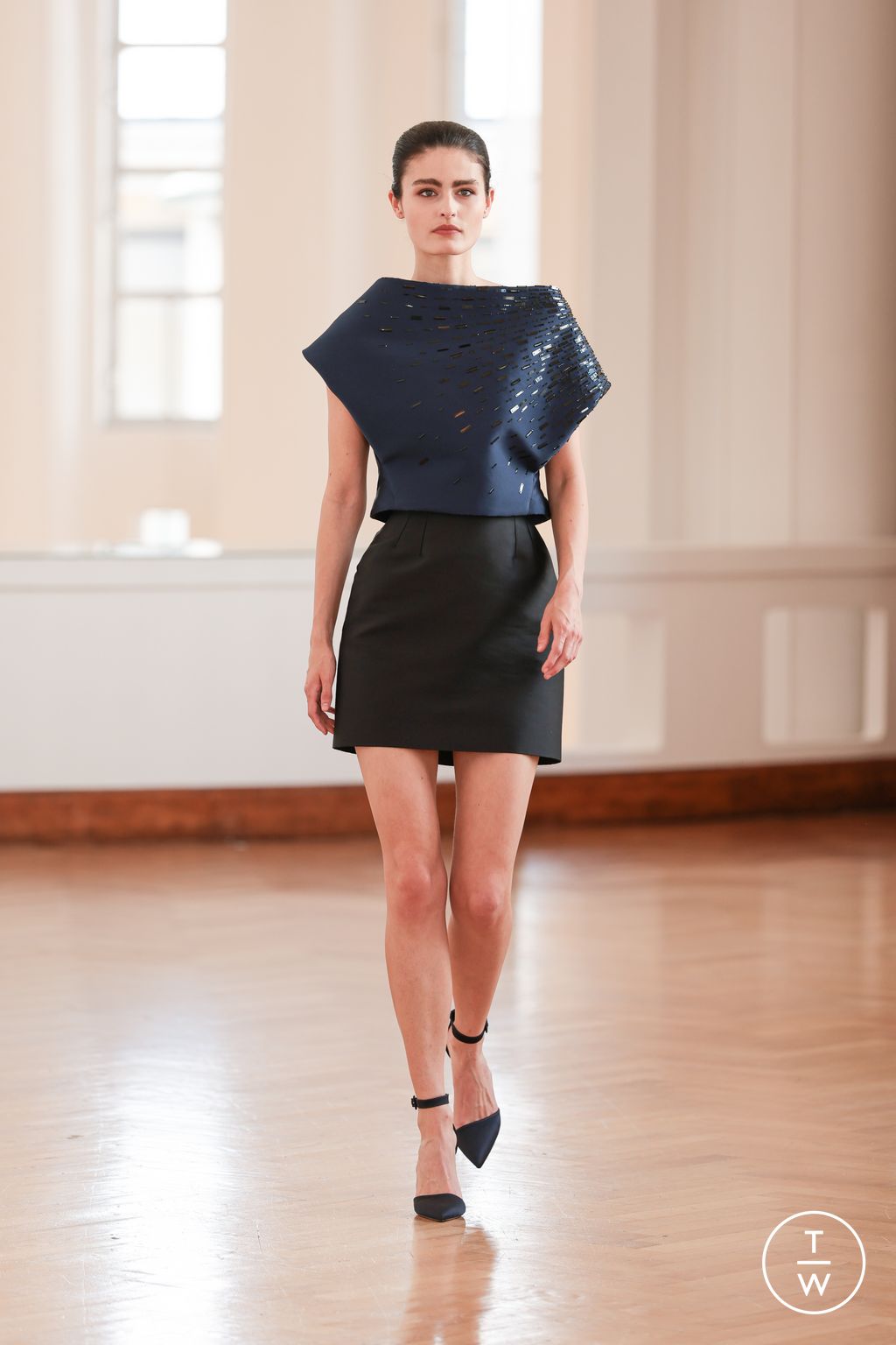 Fashion Week Paris Fall/Winter 2025 look 57 from the Natan collection couture