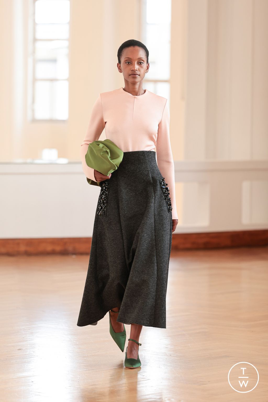 Fashion Week Paris Fall/Winter 2025 look 58 from the Natan collection couture