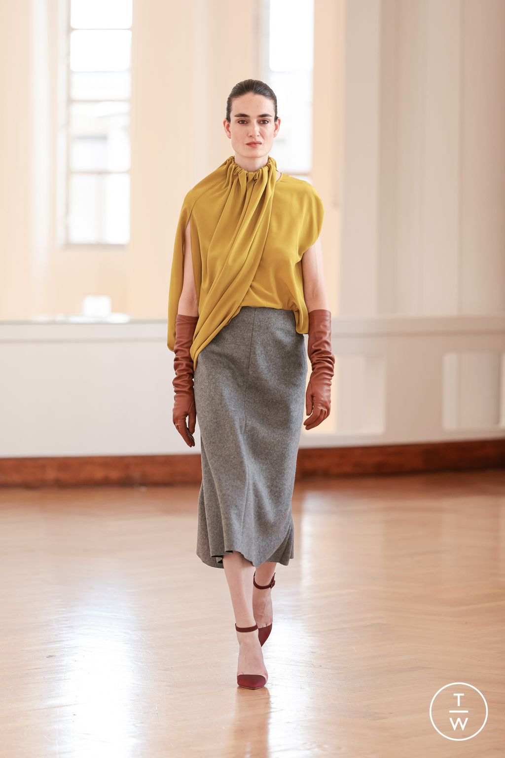 Fashion Week Paris Fall/Winter 2025 look 61 from the Natan collection couture