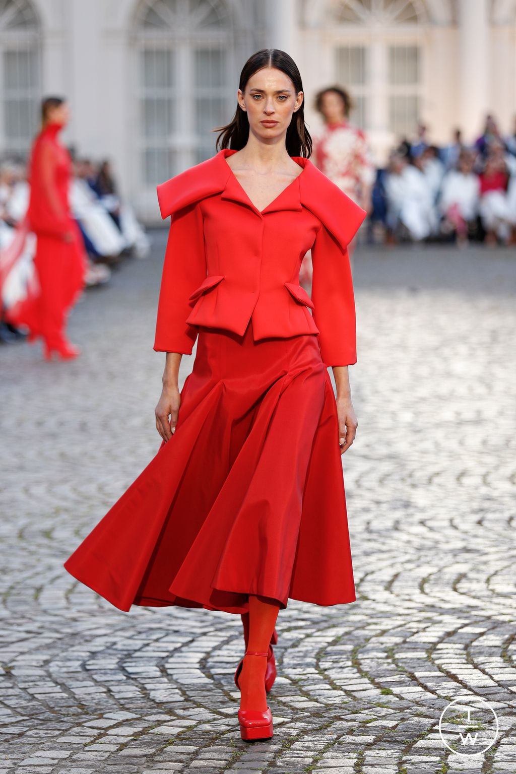 Fashion Week Paris Fall/Winter 2022 look 23 from the Natan collection couture