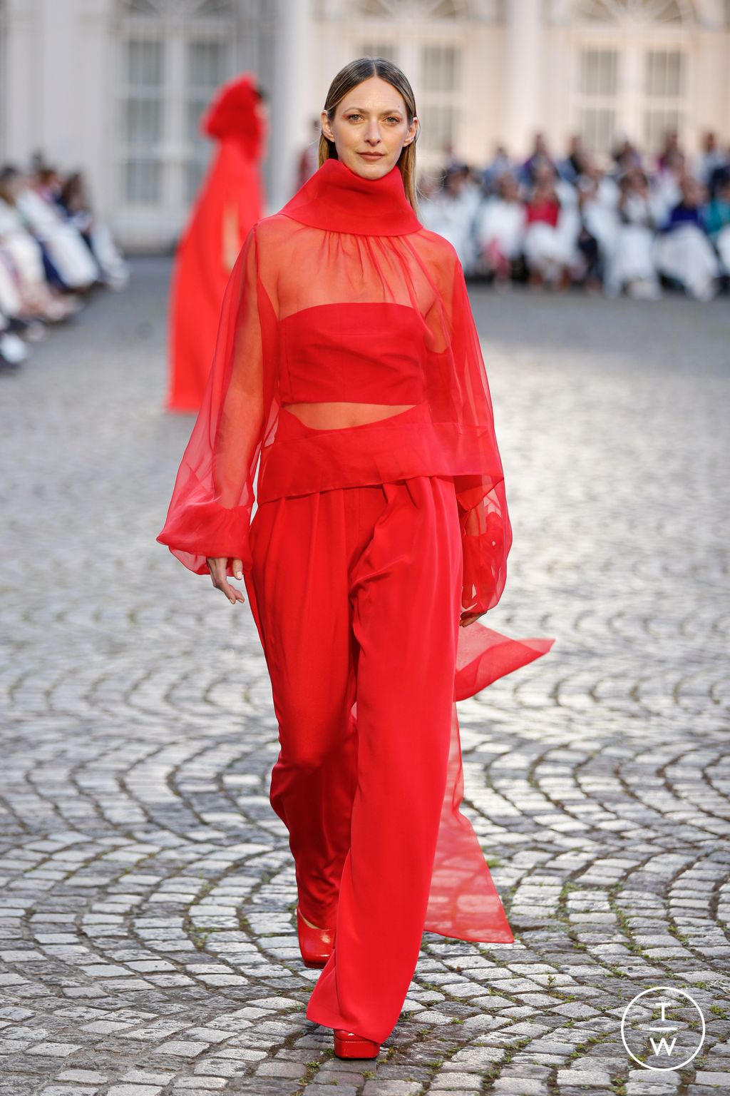 Fashion Week Paris Fall/Winter 2022 look 24 from the Natan collection couture