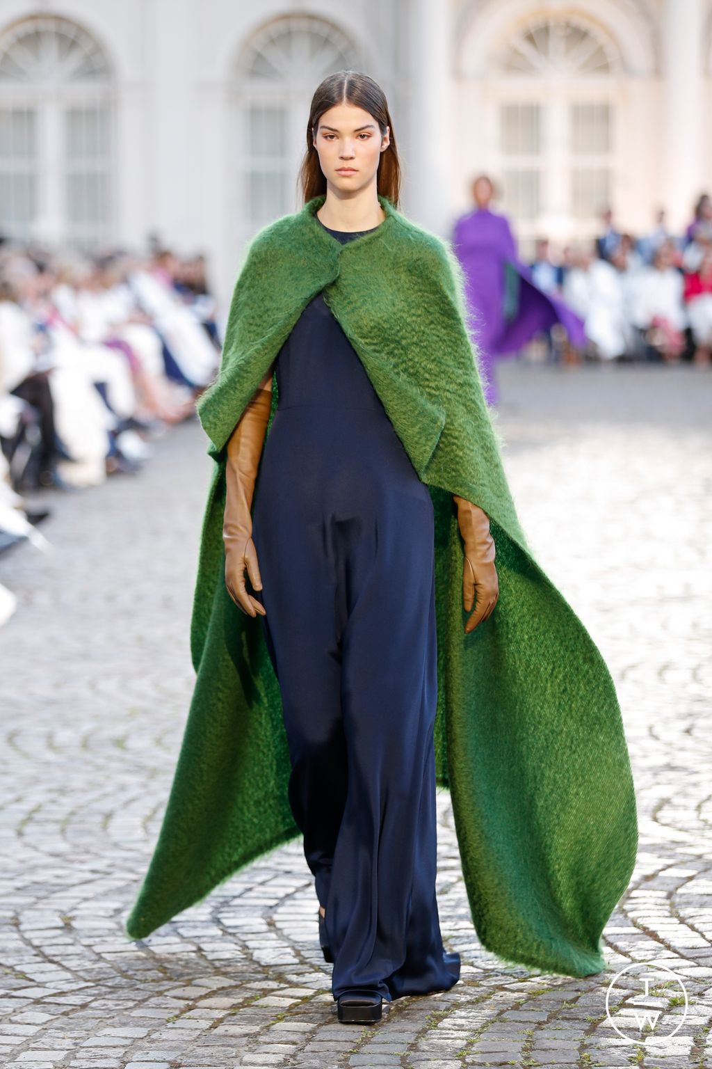Fashion Week Paris Fall/Winter 2022 look 47 from the Natan collection couture