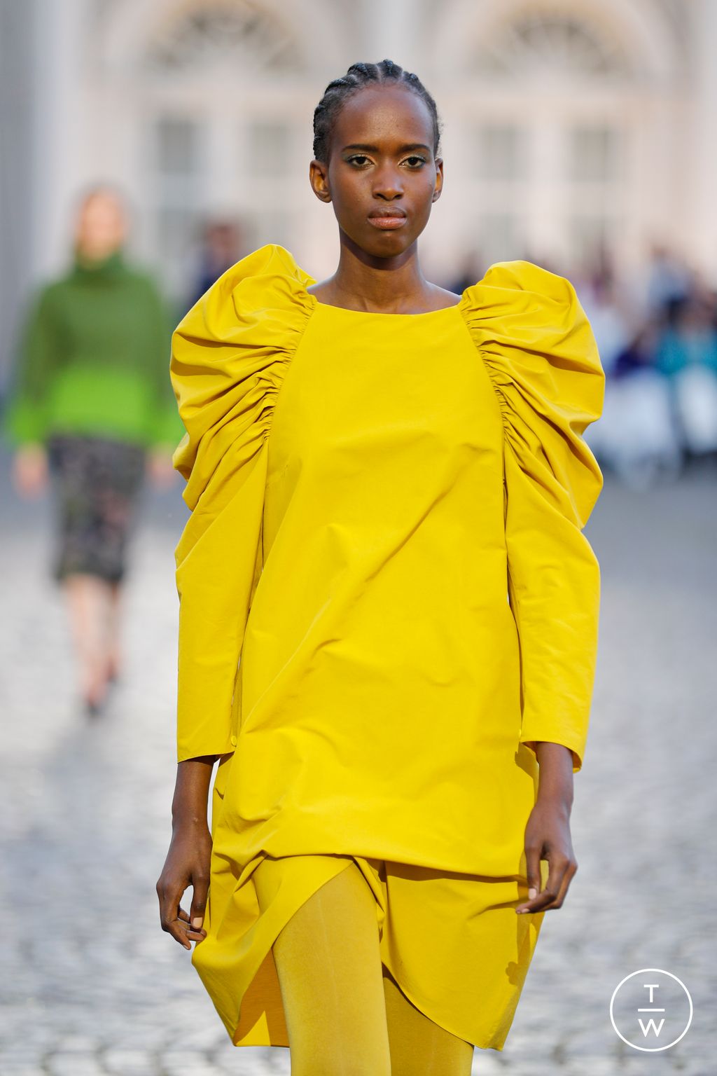 Fashion Week Paris Fall/Winter 2022 look 49 from the Natan collection couture