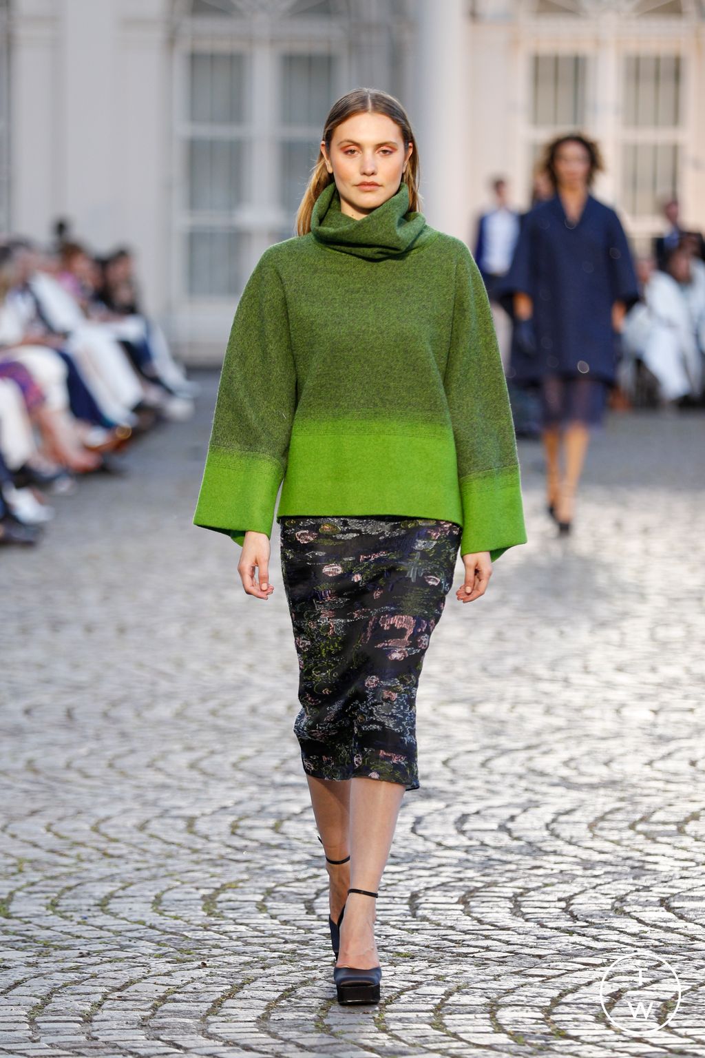 Fashion Week Paris Fall/Winter 2022 look 50 de la collection Natan couture
