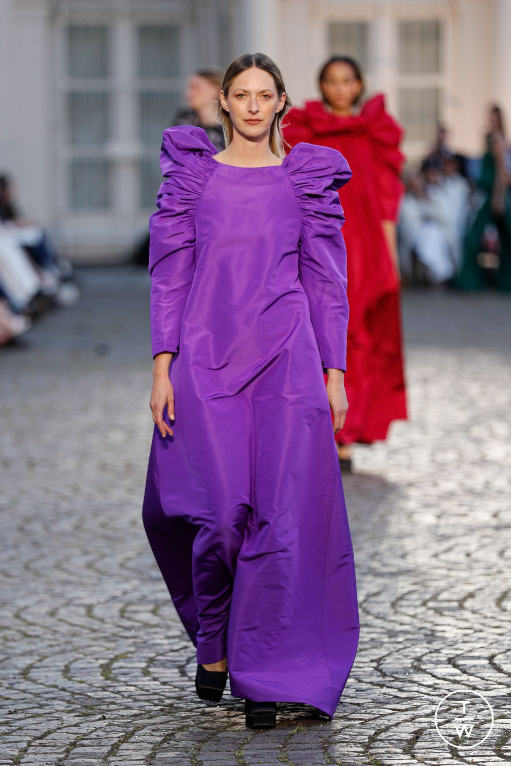Fashion Week Paris Fall/Winter 2022 look 65 from the Natan collection couture