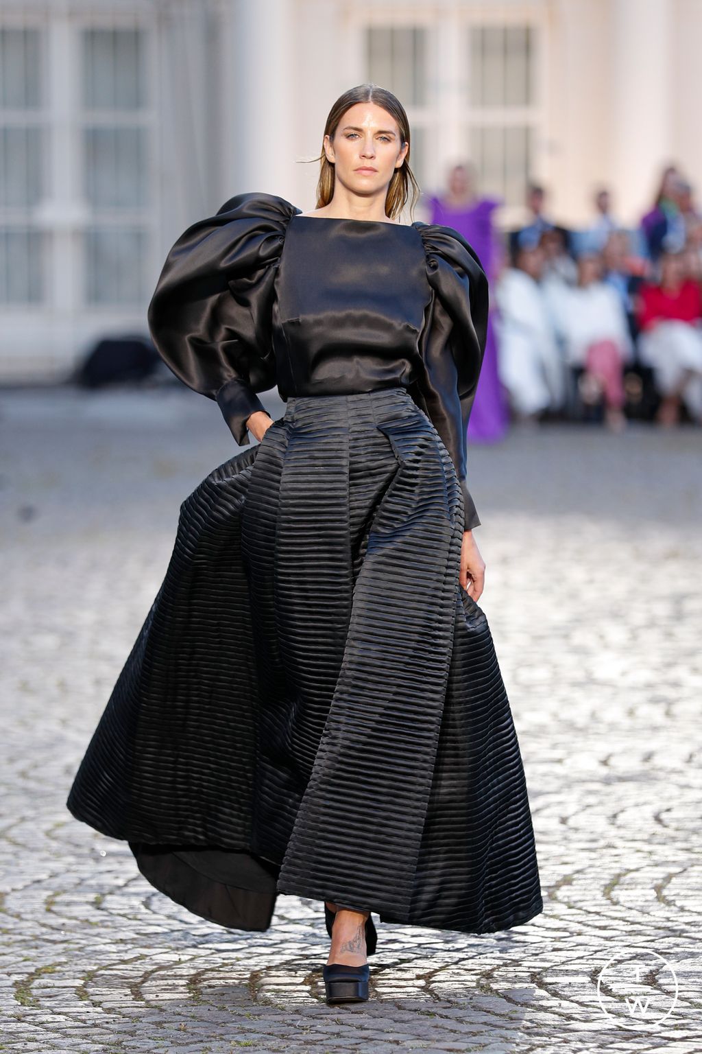 Fashion Week Paris Fall/Winter 2022 look 71 from the Natan collection couture