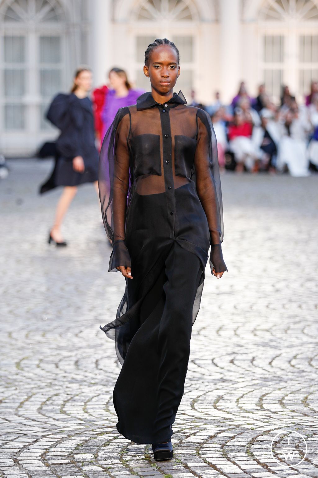 Fashion Week Paris Fall/Winter 2022 look 72 from the Natan collection couture