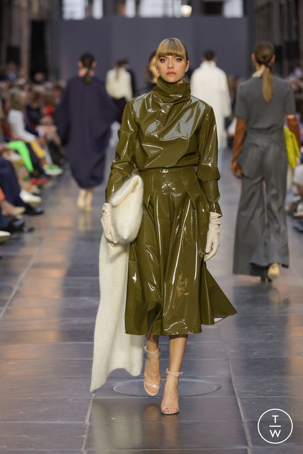 Fashion Week Paris Fall/Winter 2024 look 11 from the Natan collection 高级定制