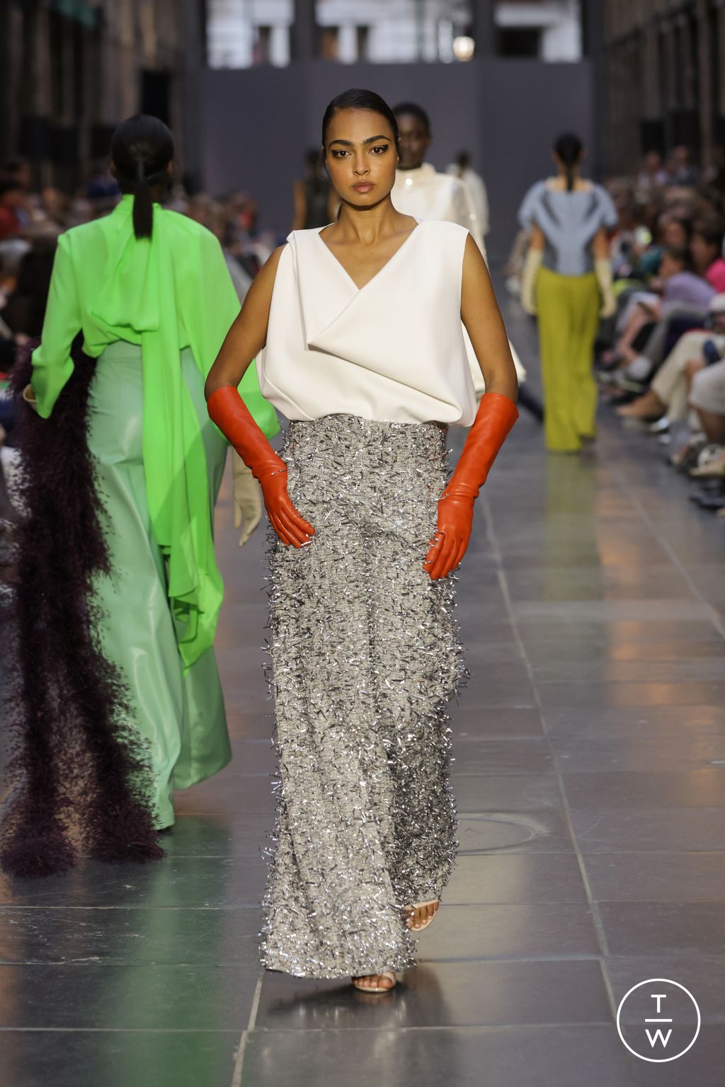 Fashion Week Paris Fall/Winter 2024 look 18 from the Natan collection 高级定制