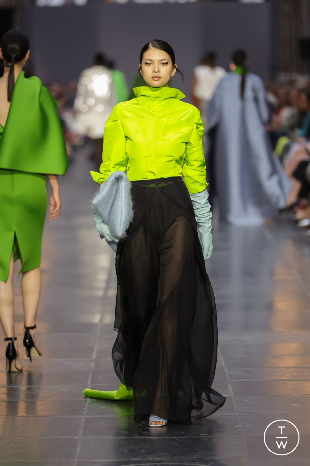 Fashion Week Paris Fall/Winter 2024 look 22 from the Natan collection 高级定制