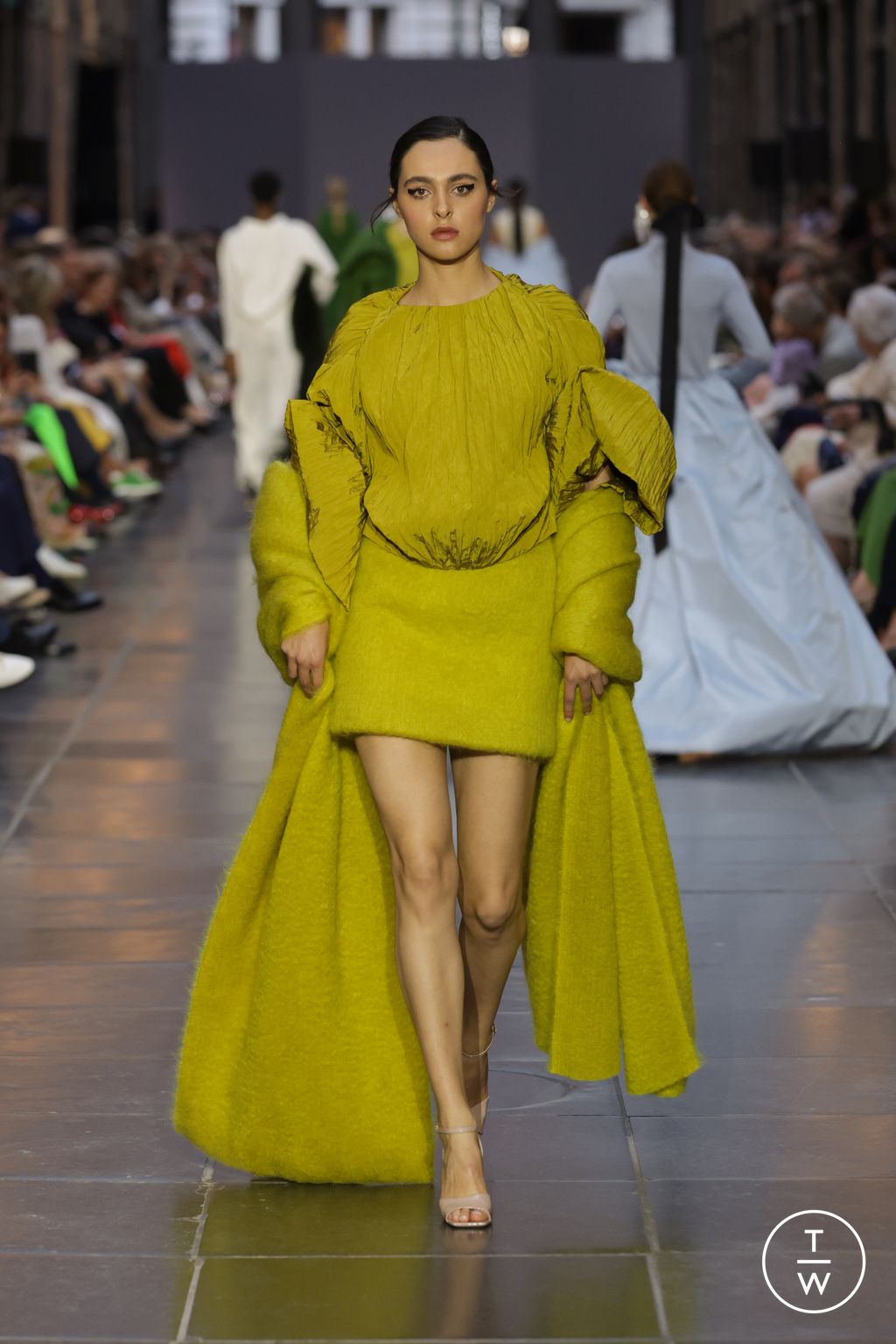 Fashion Week Paris Fall/Winter 2024 look 29 from the Natan collection couture