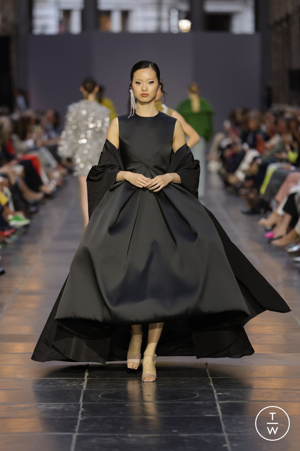 Fashion Week Paris Fall/Winter 2024 look 32 from the Natan collection couture