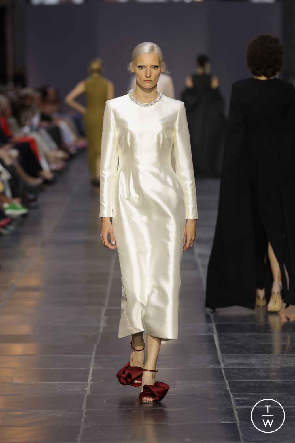 Fashion Week Paris Fall/Winter 2024 look 35 from the Natan collection couture