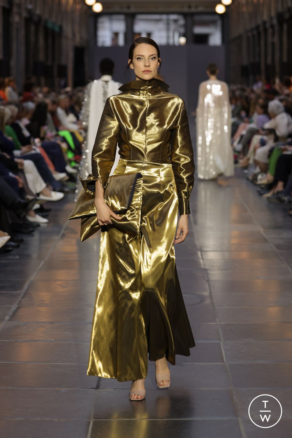 Fashion Week Paris Fall/Winter 2024 look 38 from the Natan collection 高级定制