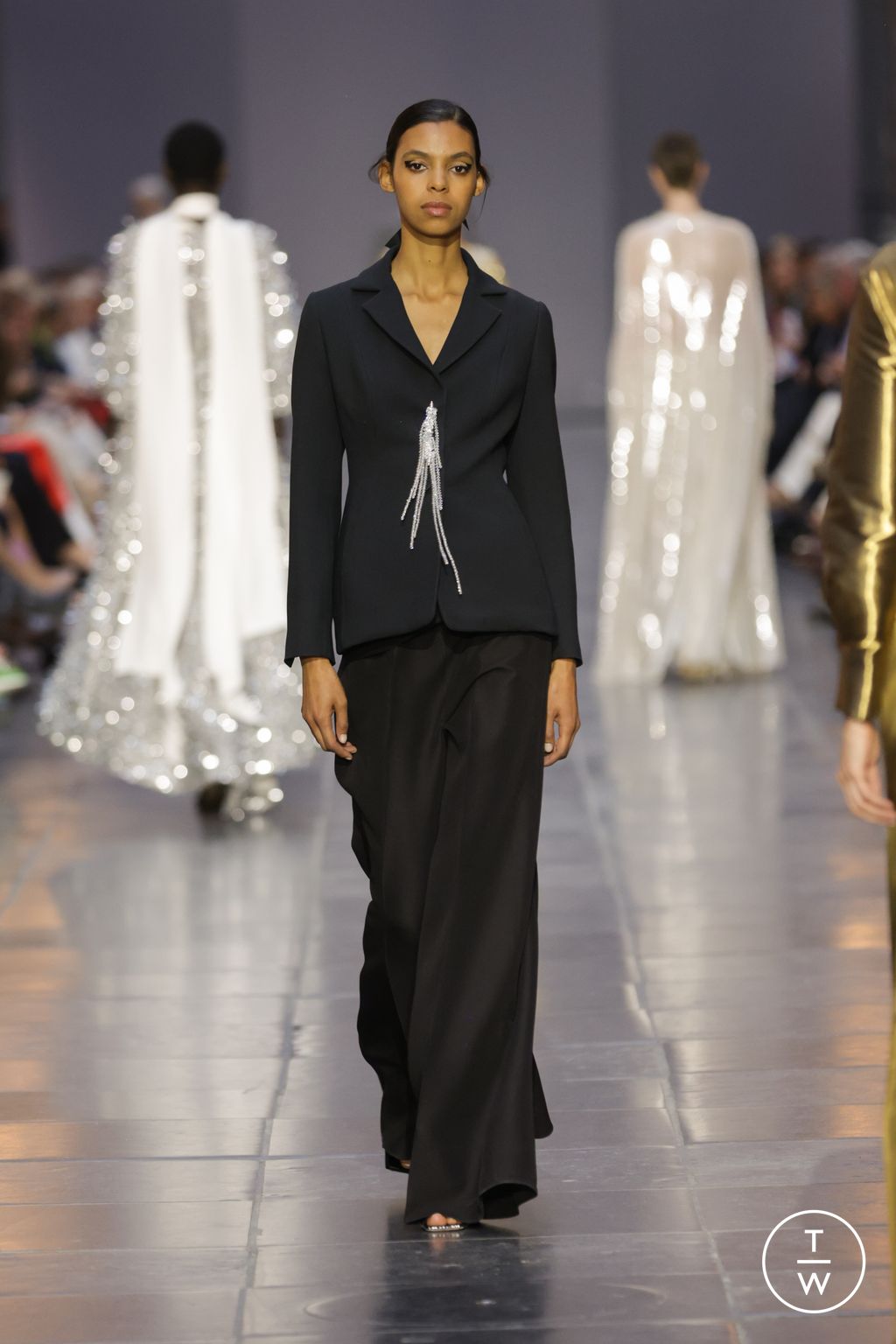 Fashion Week Paris Fall/Winter 2024 look 39 from the Natan collection 高级定制