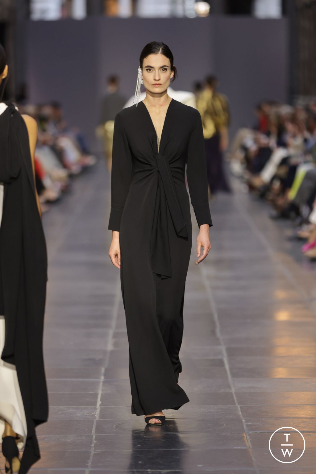 Fashion Week Paris Fall/Winter 2024 look 44 from the Natan collection couture