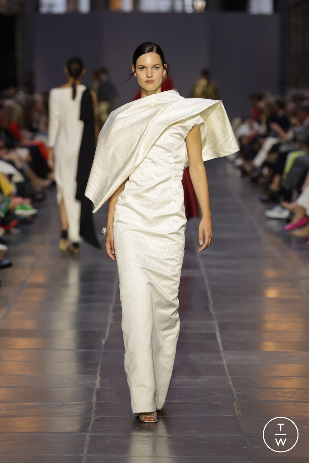 Fashion Week Paris Fall/Winter 2024 look 45 from the Natan collection couture