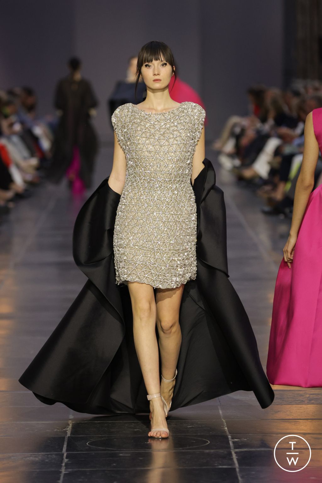 Fashion Week Paris Fall/Winter 2024 look 54 from the Natan collection 高级定制