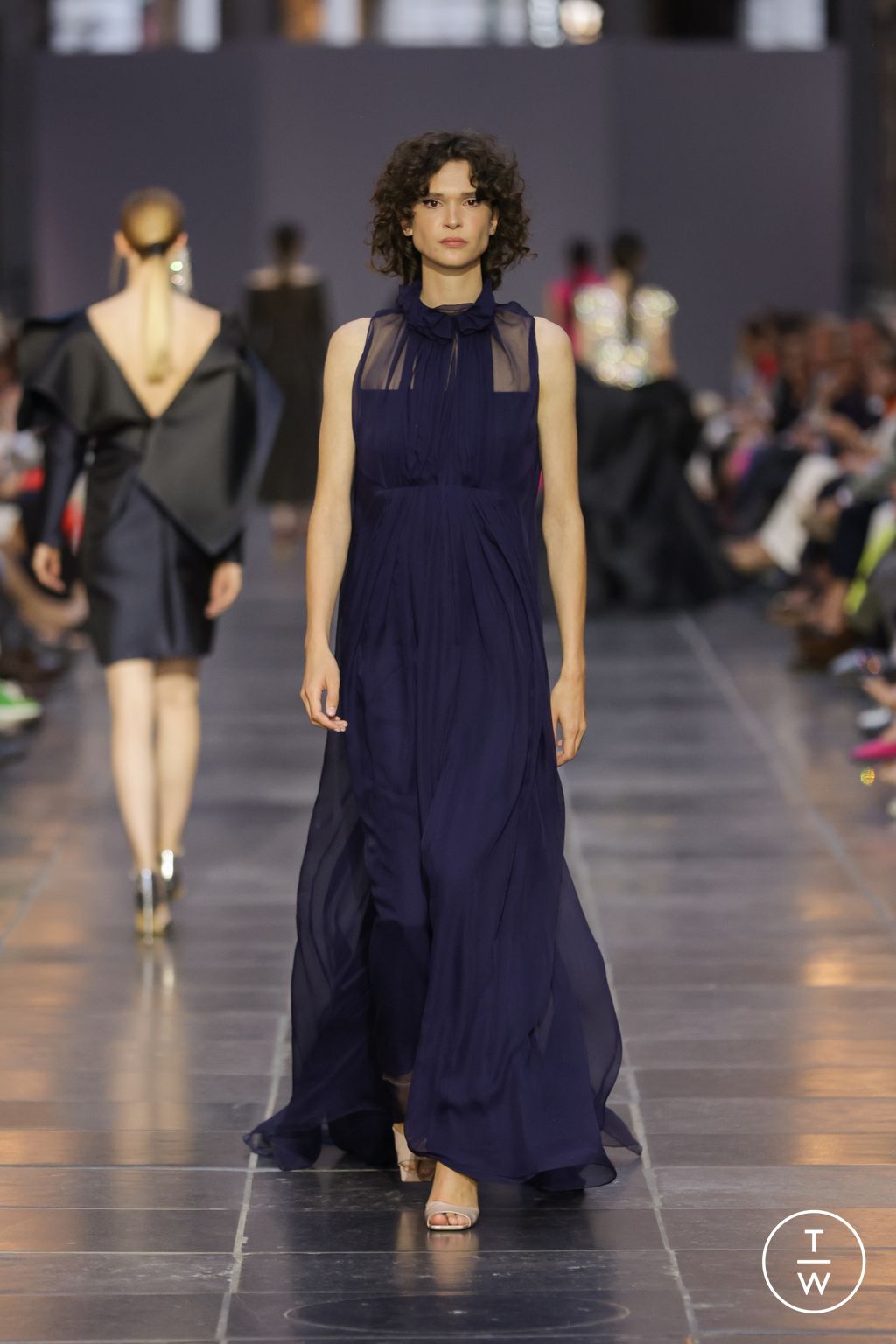 Fashion Week Paris Fall/Winter 2024 look 56 from the Natan collection 高级定制