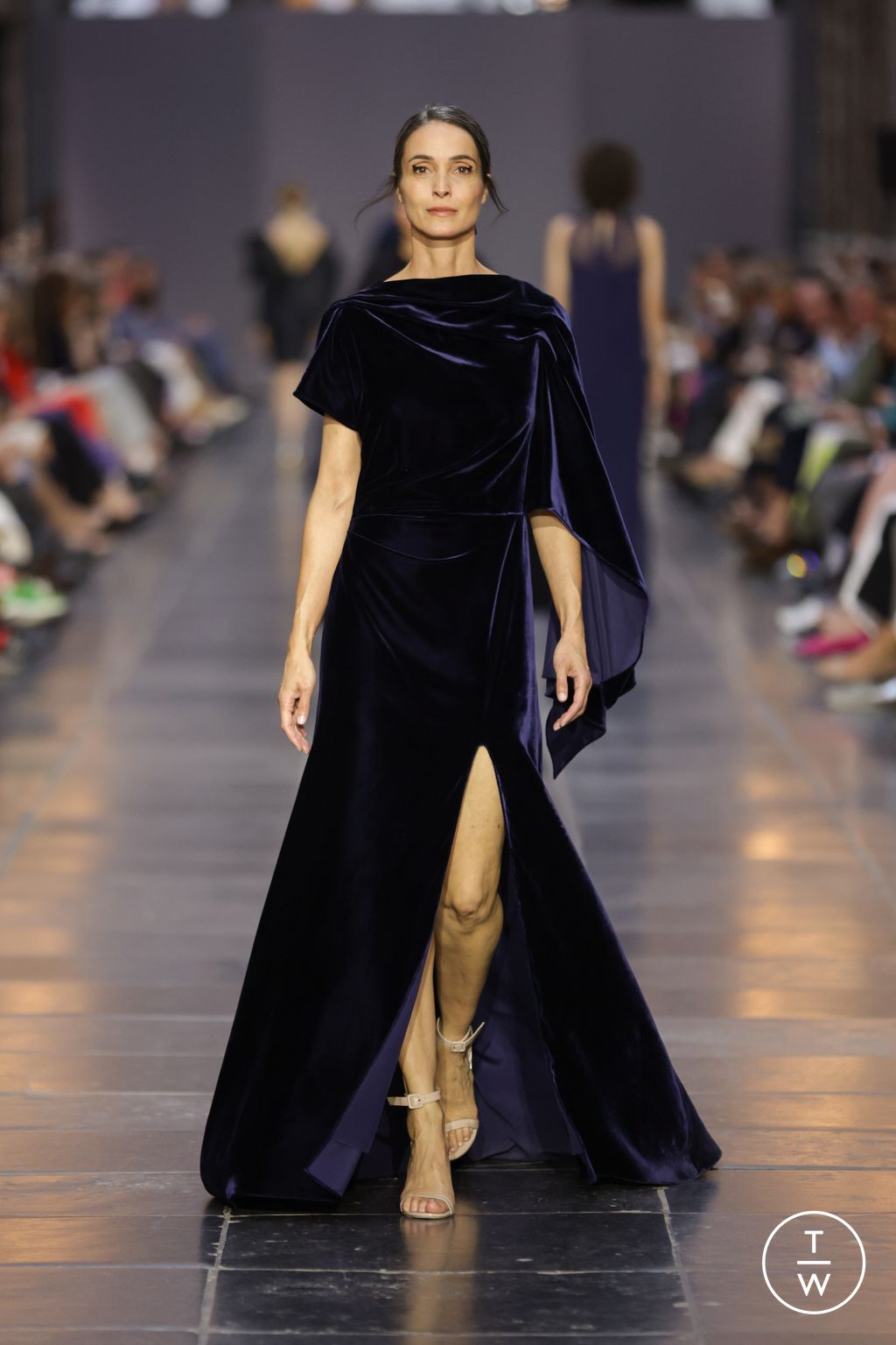 Fashion Week Paris Fall/Winter 2024 look 57 from the Natan collection 高级定制