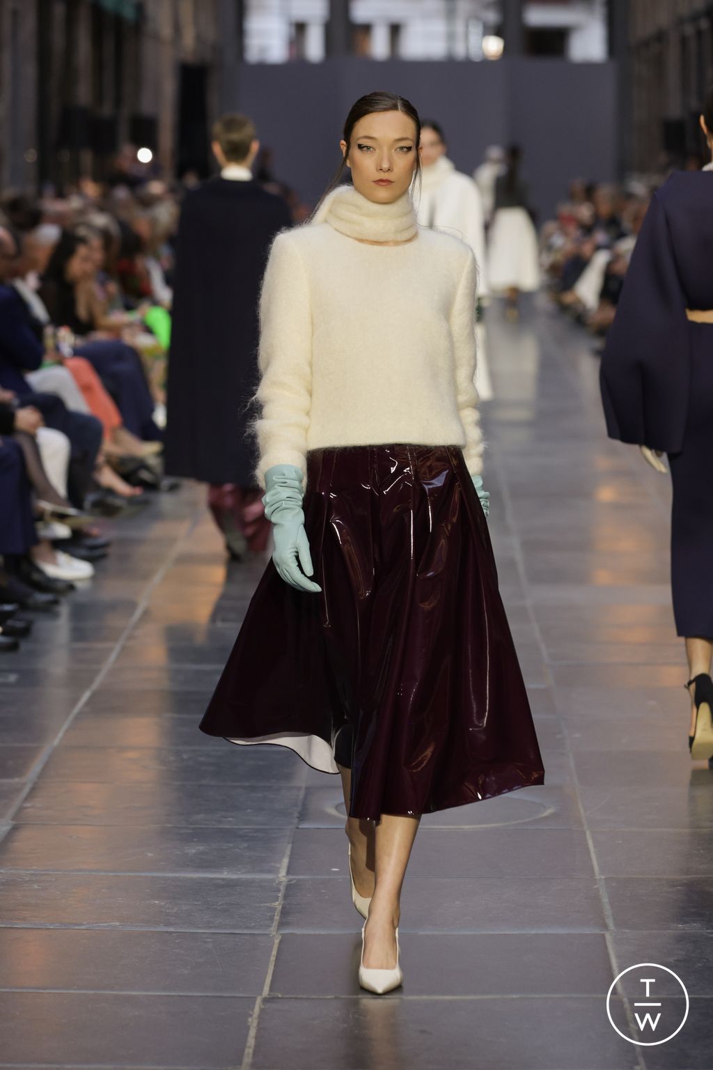 Fashion Week Paris Fall/Winter 2024 look 7 from the Natan collection 高级定制