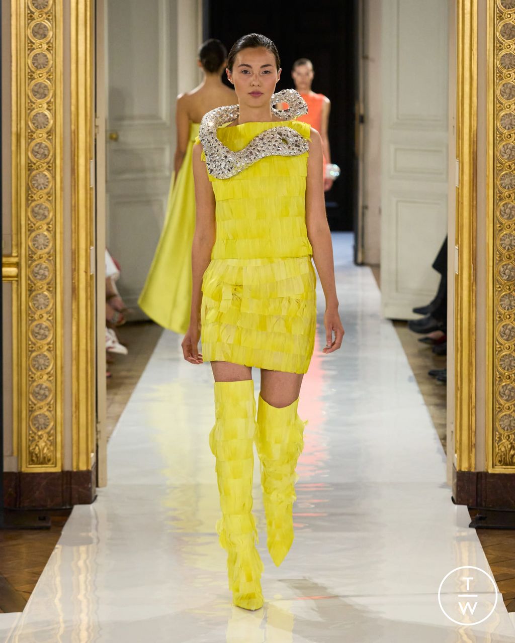Fashion Week Paris Fall/Winter 2023 look 13 from the Natan collection couture