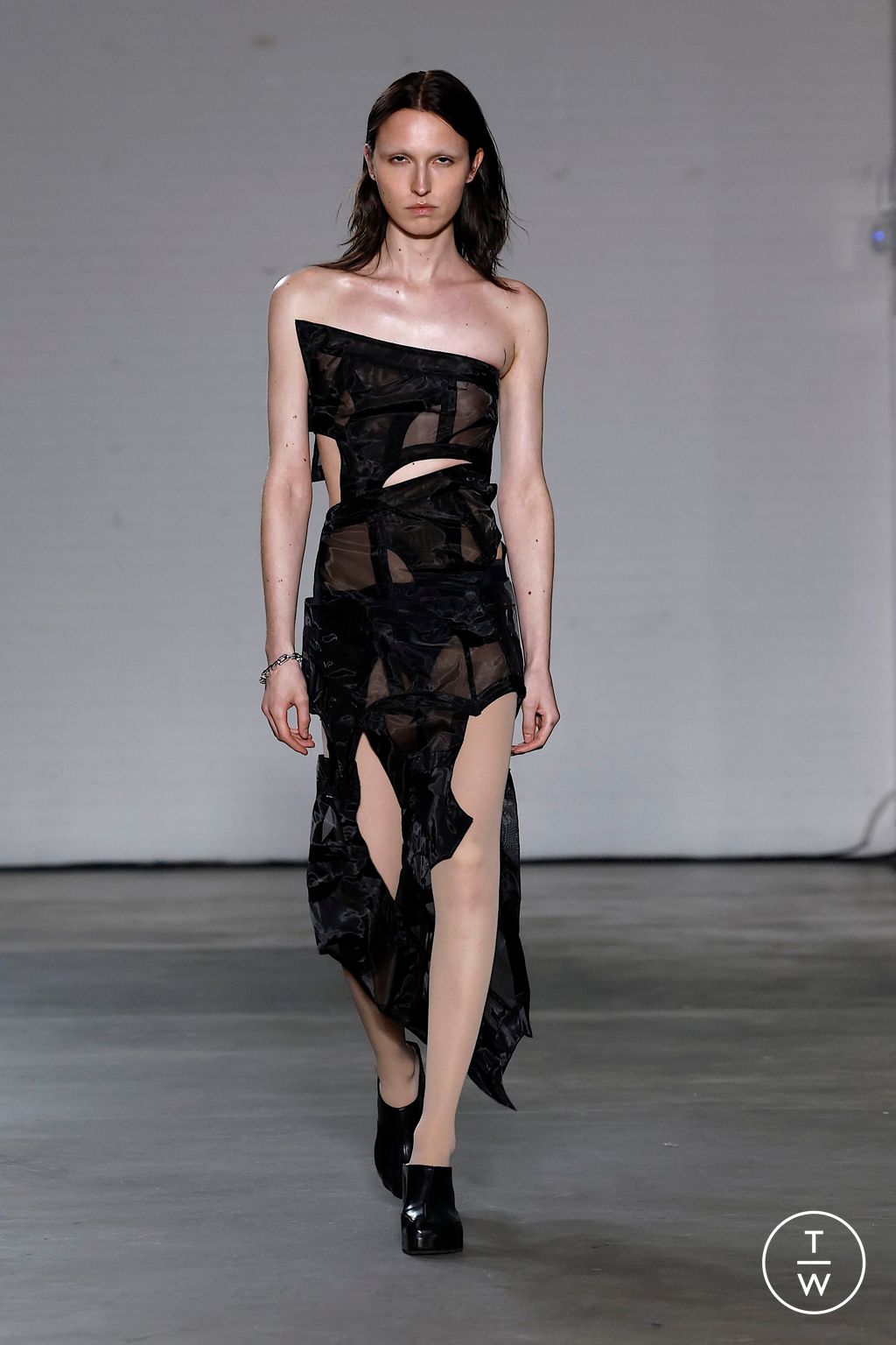 Fashion Week London Spring/Summer 2025 look 44 from the Natasha Zinko collection womenswear