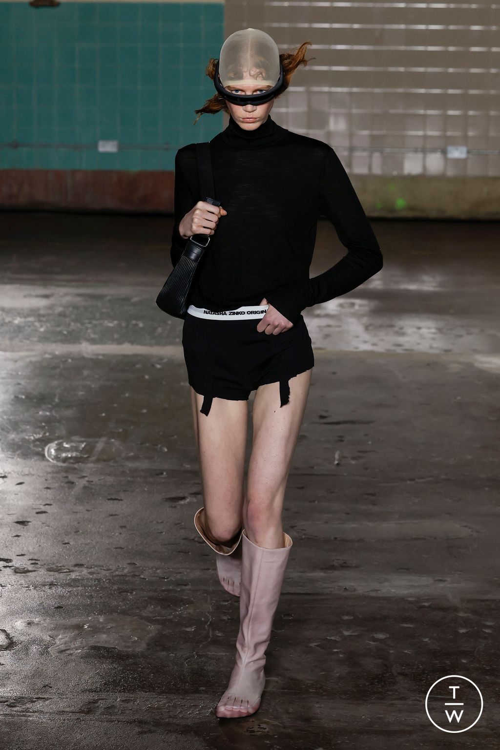 Fashion Week London Fall/Winter 2024 look 24 de la collection Natasha Zinko womenswear