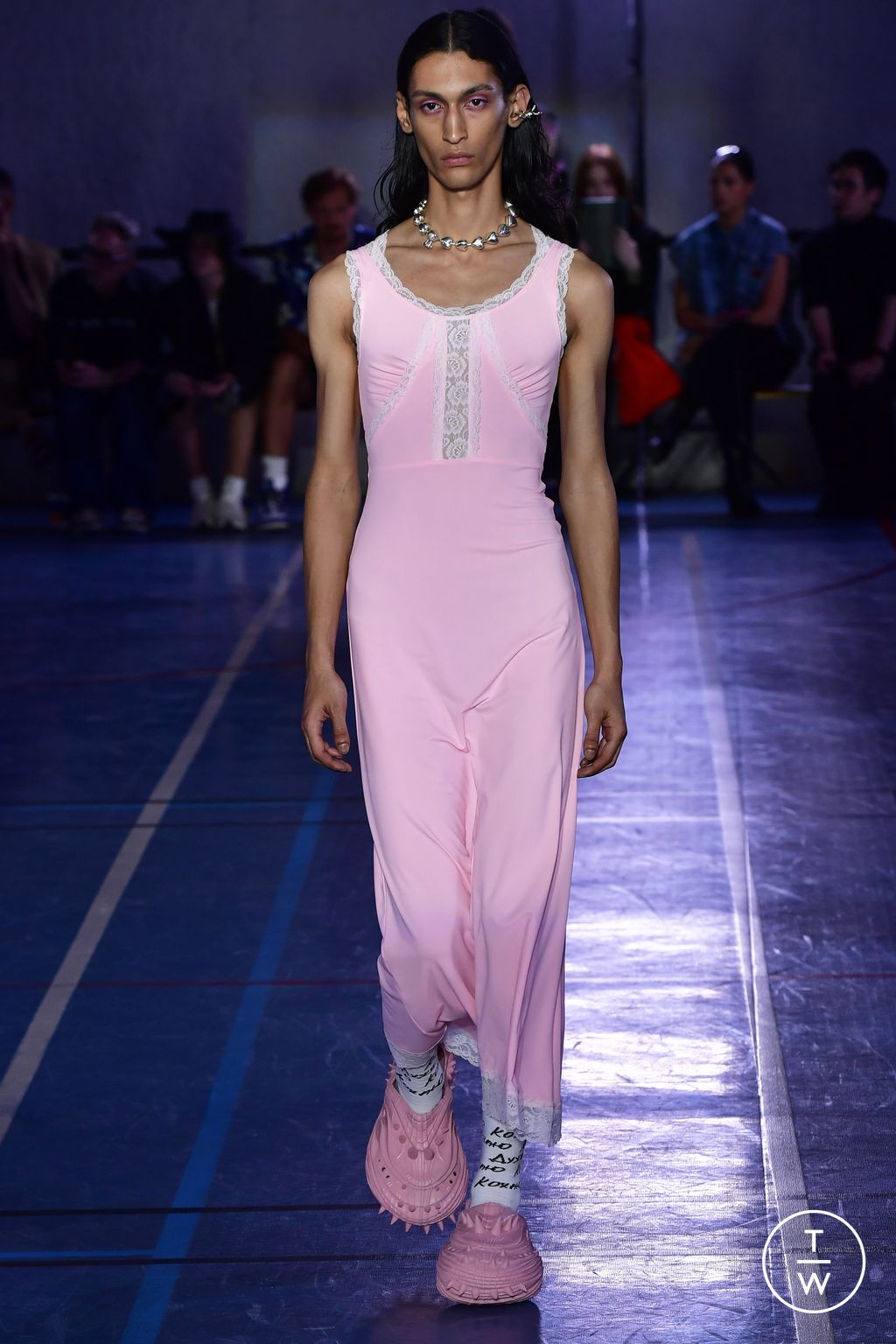 Fashion Week Paris Spring/Summer 2023 look 5 de la collection Natasha Zinko menswear