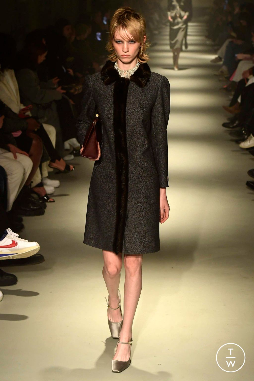 Fashion Week Milan Fall/Winter 2023 look 8 from the N°21 collection 女装