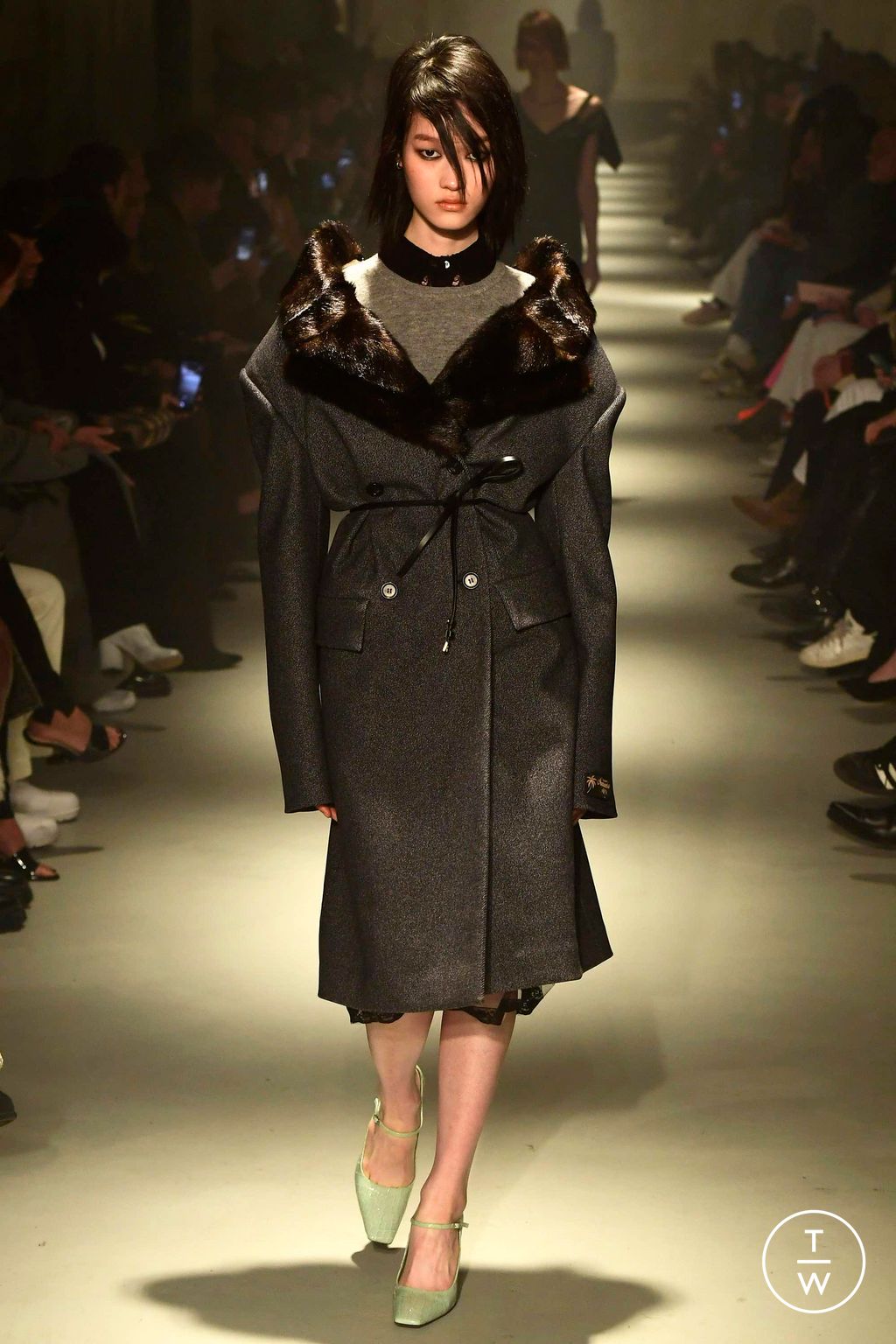 Fashion Week Milan Fall/Winter 2023 look 12 from the N°21 collection womenswear