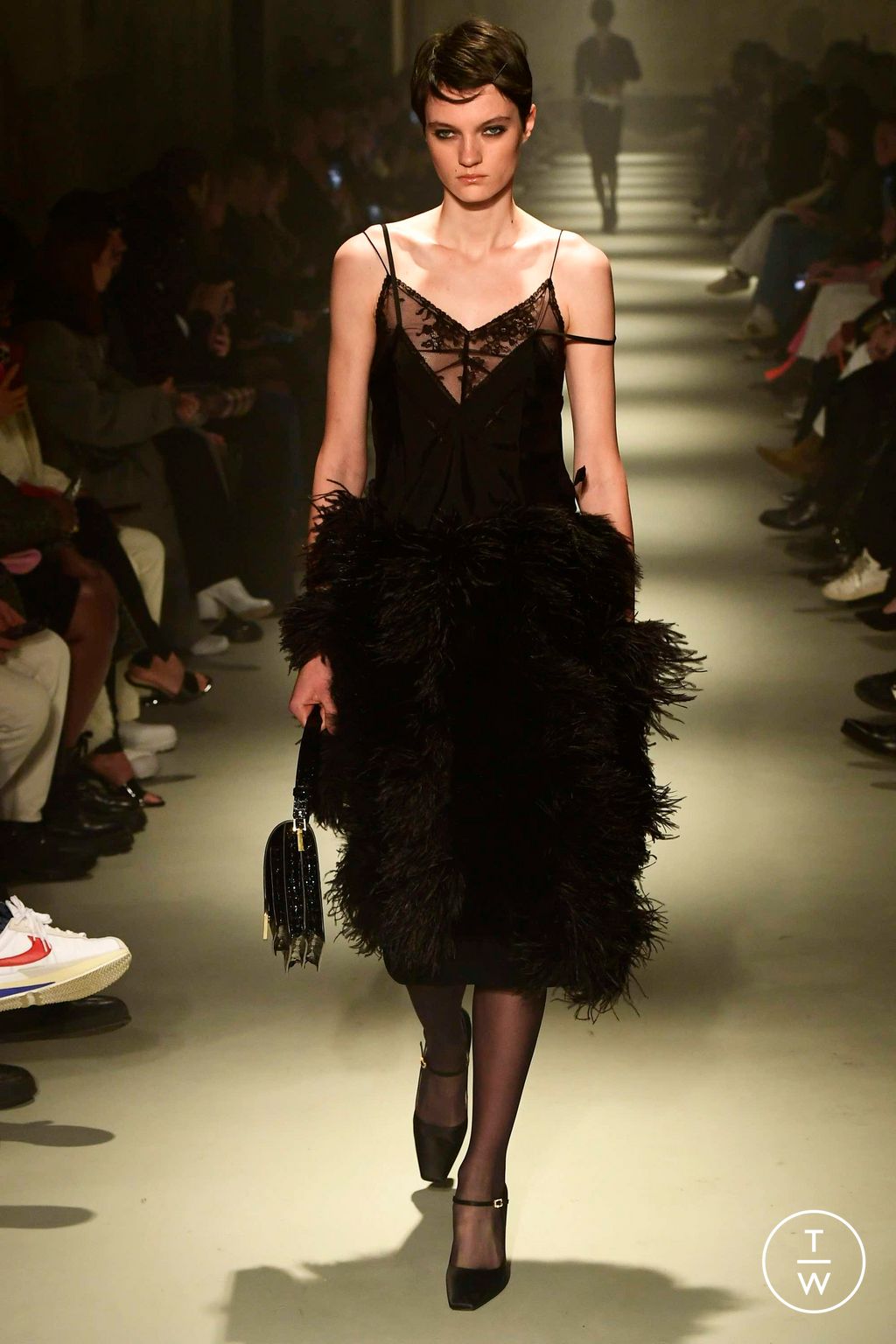 Fashion Week Milan Fall/Winter 2023 look 33 de la collection N°21 womenswear