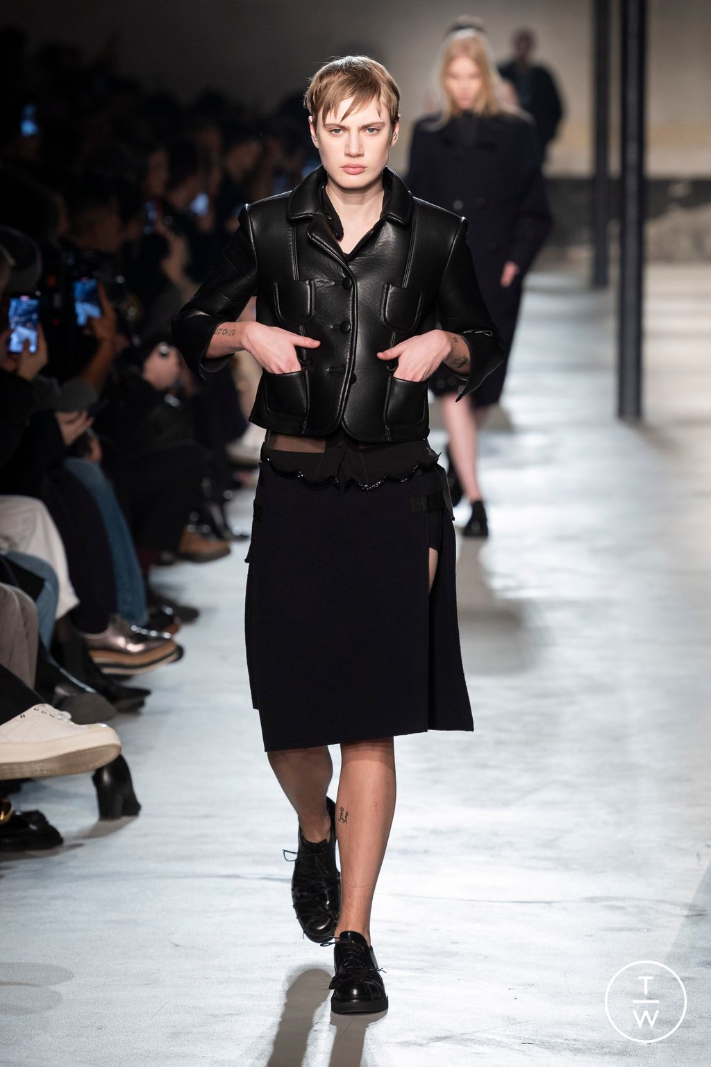 Fashion Week Milan Fall/Winter 2024 look 3 de la collection N°21 womenswear